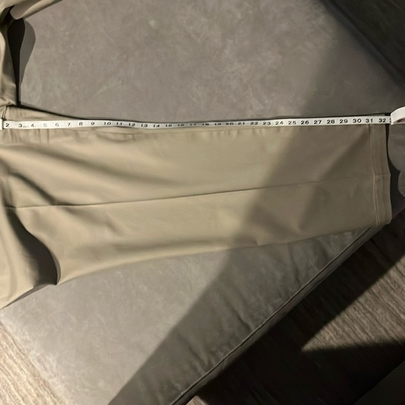 Men’s Dockers/ Khaki Size:42W/L32 note pictures for approximate measurements. - Picture 9 of 9